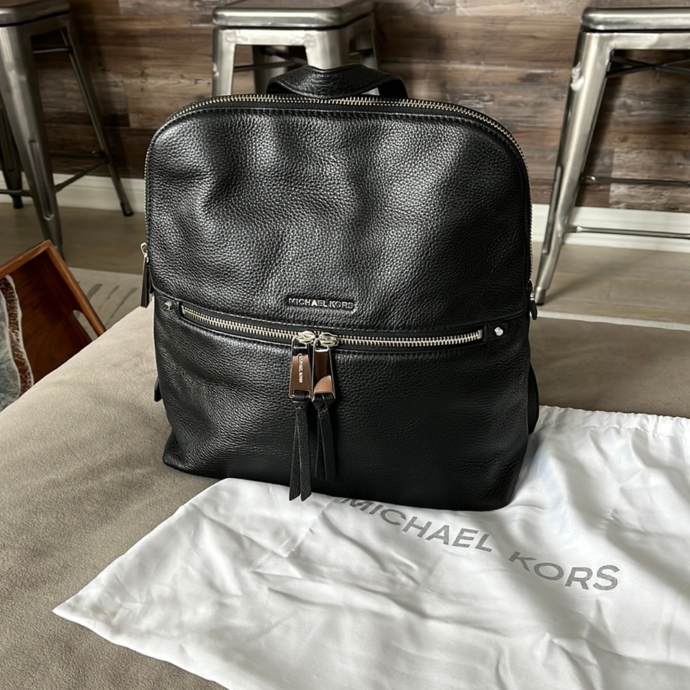 Michael Kors Rhea Medium Slim Backpack black w/silver